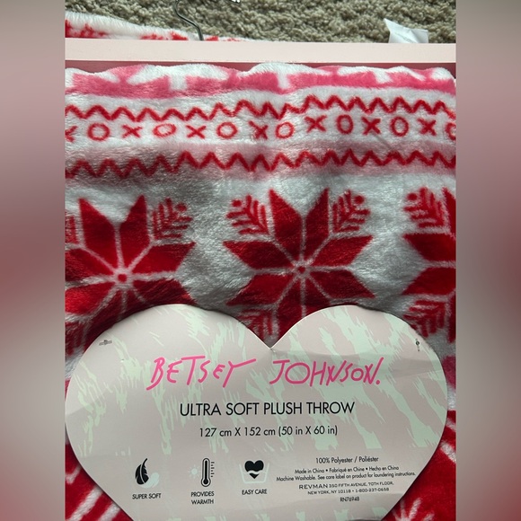 Betsey Johnson Pink Red Fair Isle Holiday Christmas Throw Blanket - Picture 3 of 3